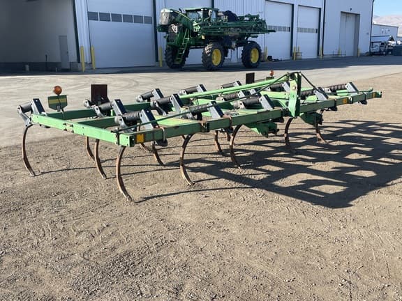 Image of John Deere 610 equipment image 2