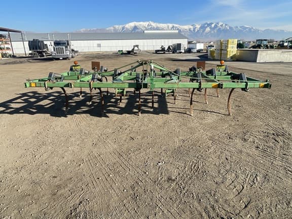 Image of John Deere 610 equipment image 1