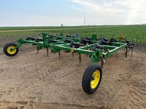 John Deere 610 Image