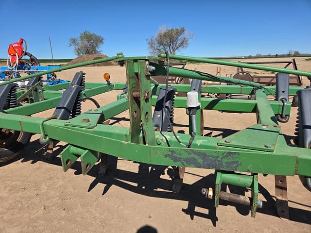 Image of John Deere 610 equipment image 2