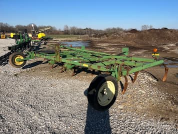 Main image John Deere 610