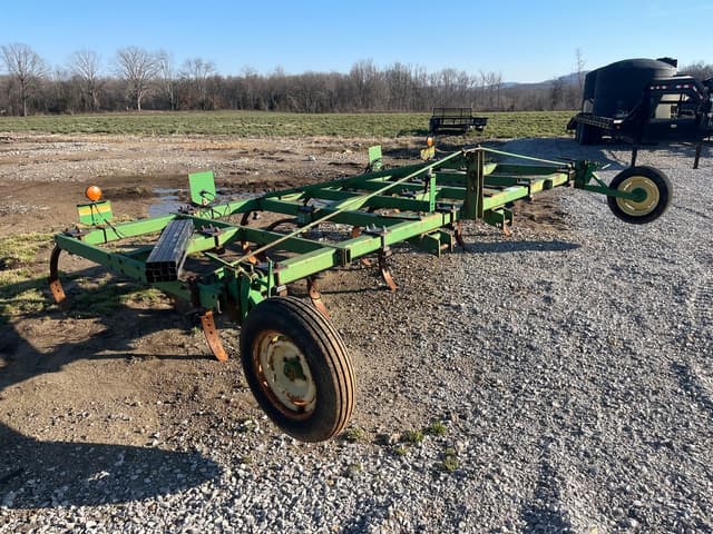 Image of John Deere 610 equipment image 1