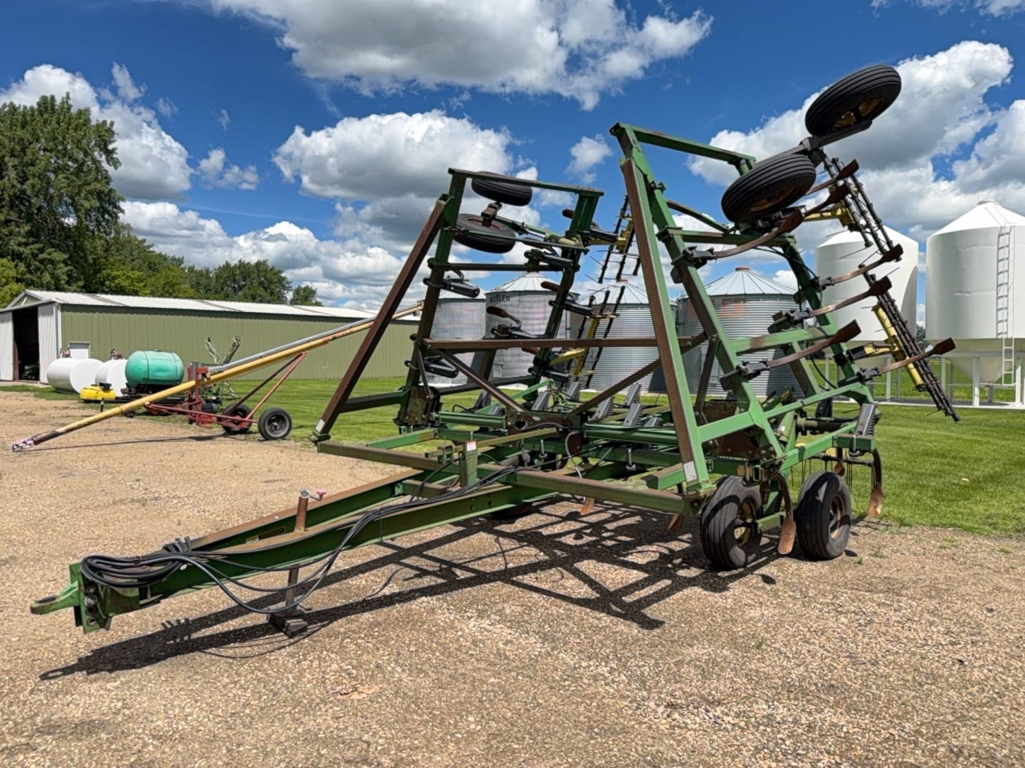John Deere 610 Equipment Image0
