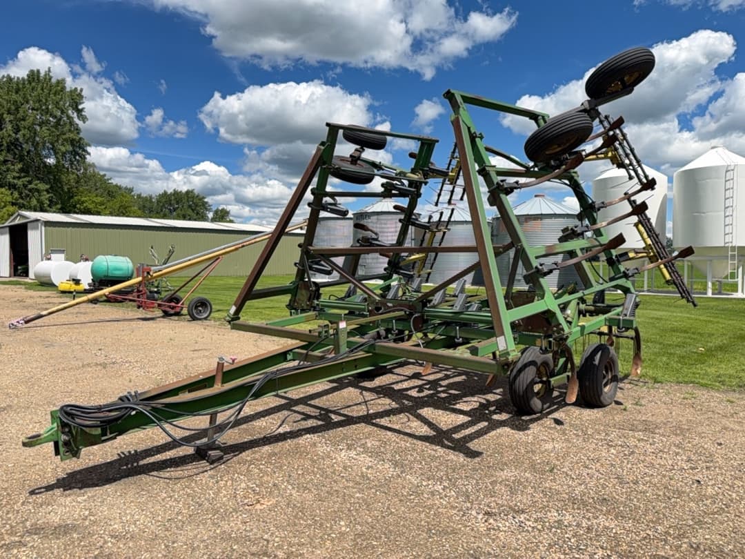 Image of John Deere 610 Primary image