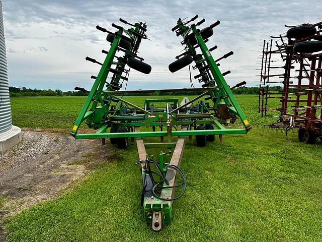 Image of John Deere 610 equipment image 1