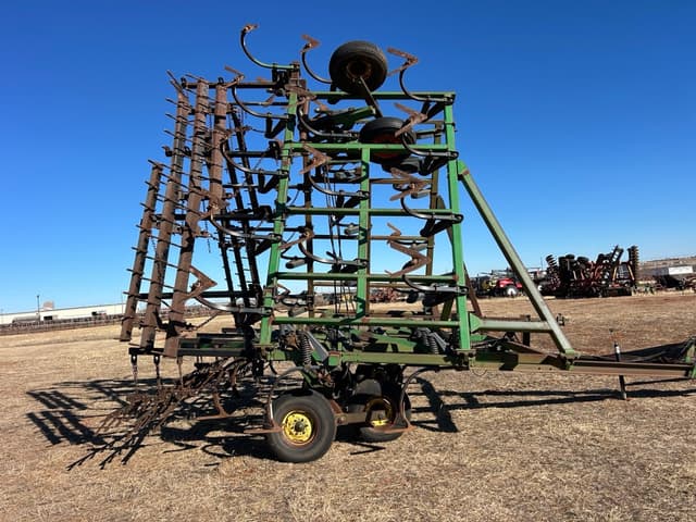 Image of John Deere 610 equipment image 1