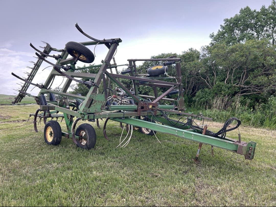 Image of John Deere 610 Primary image