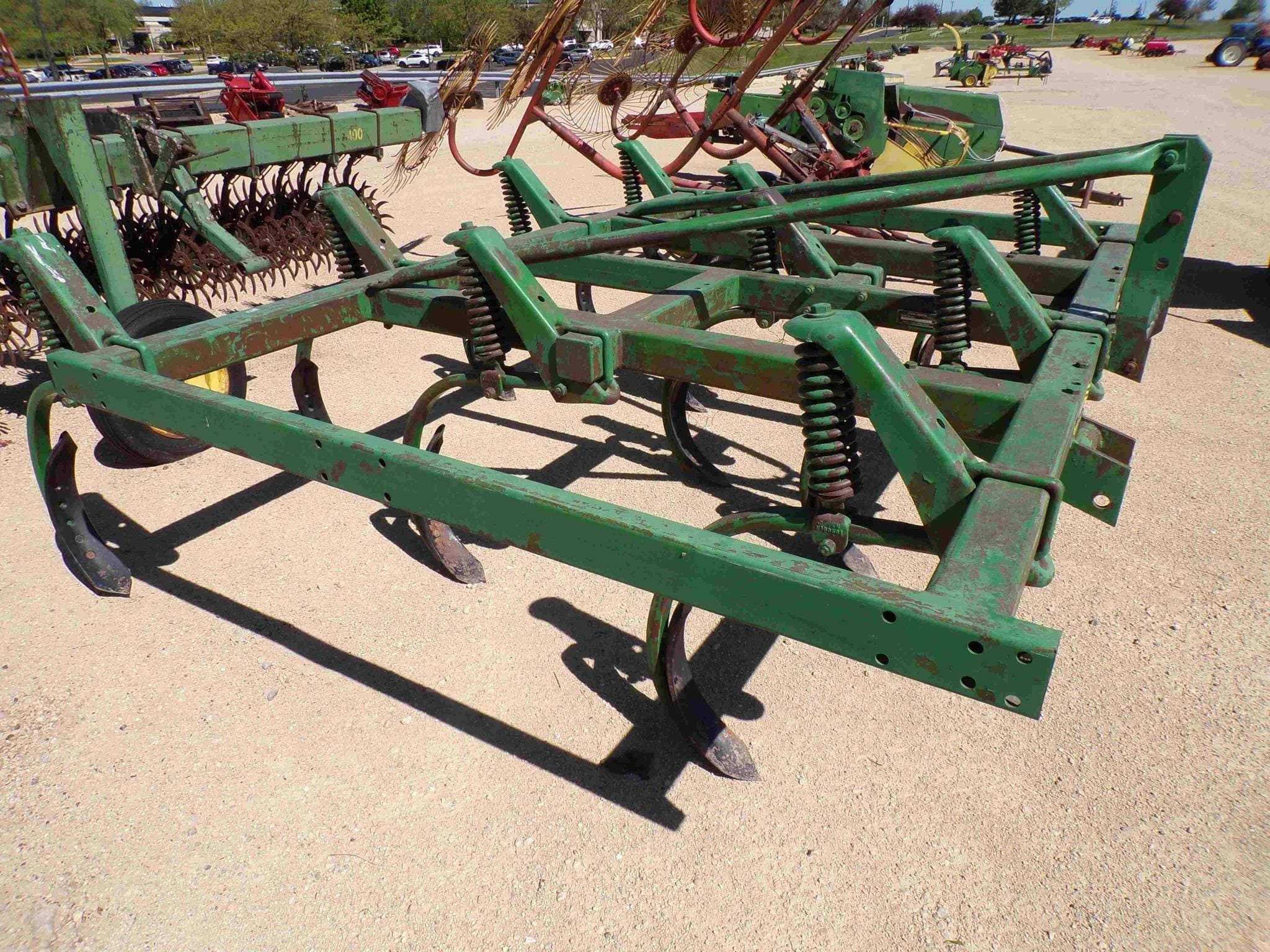 John Deere 610 Equipment Image0