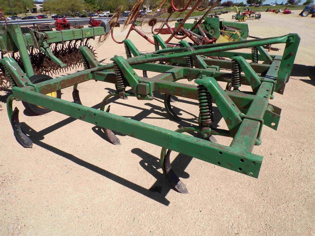 Image of John Deere 610 Primary image