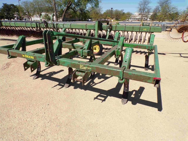 Image of John Deere 610 equipment image 2