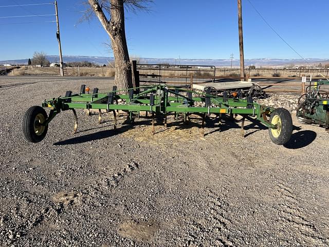 Image of John Deere 610 equipment image 1