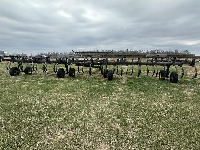 Image of John Deere 610 equipment image 1