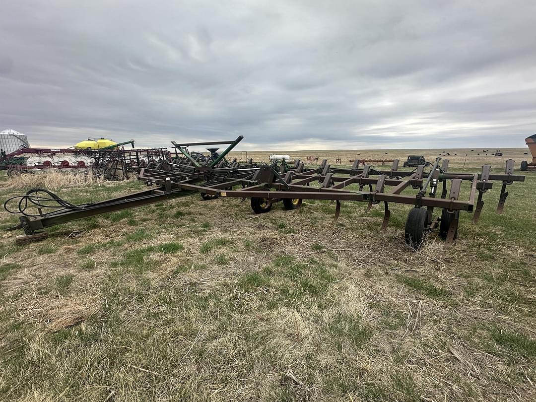 Image of John Deere 610 Primary image