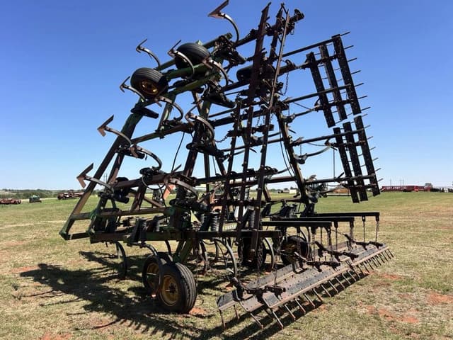 Image of John Deere 610 equipment image 4