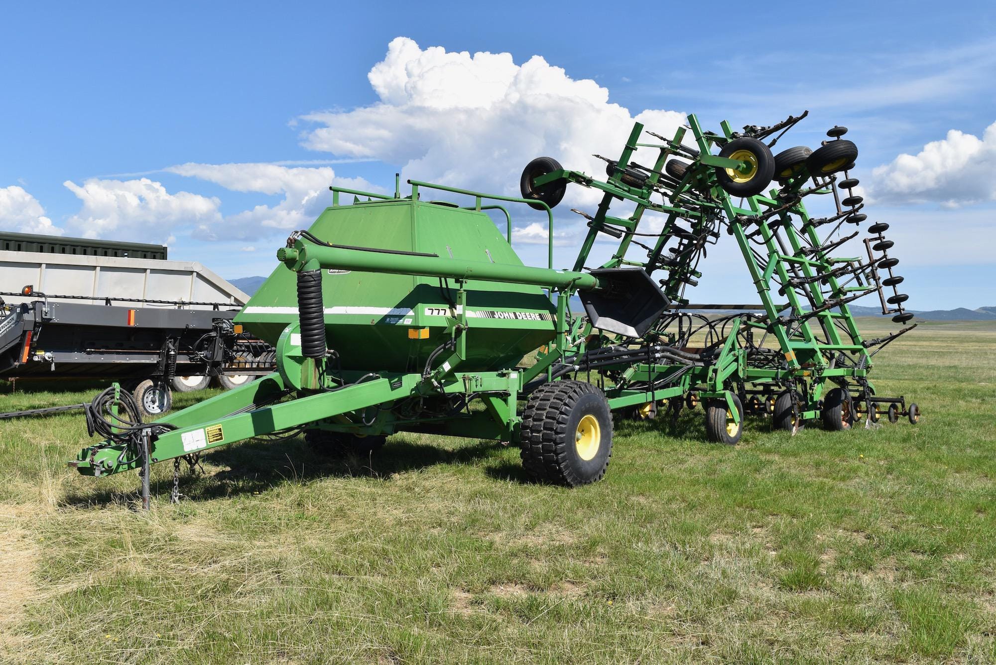 Main image John Deere 777