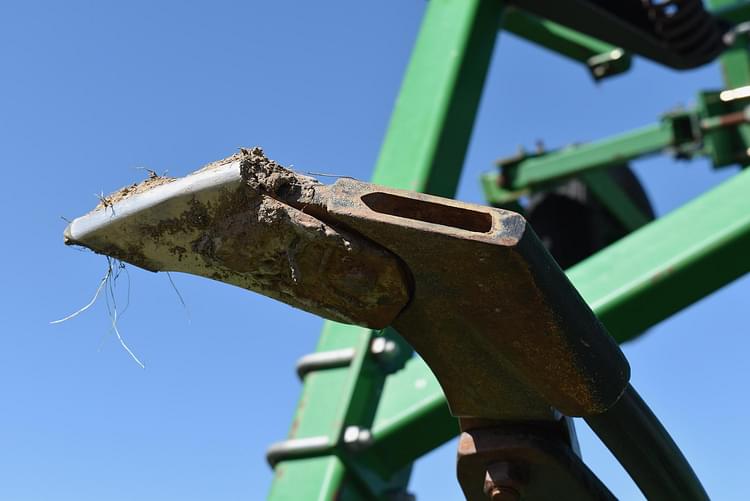 Main image John Deere 777 21