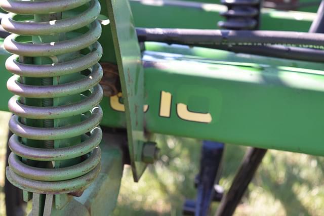 Thumbnail image John Deere 777 25