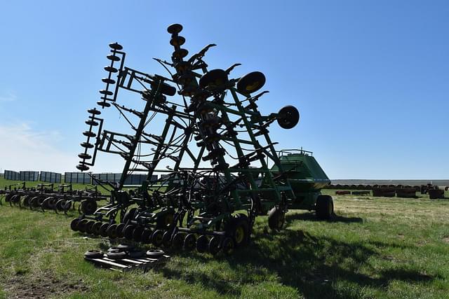 Thumbnail image John Deere 777 5