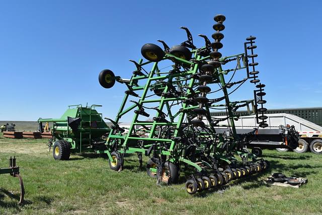 Thumbnail image John Deere 777 8