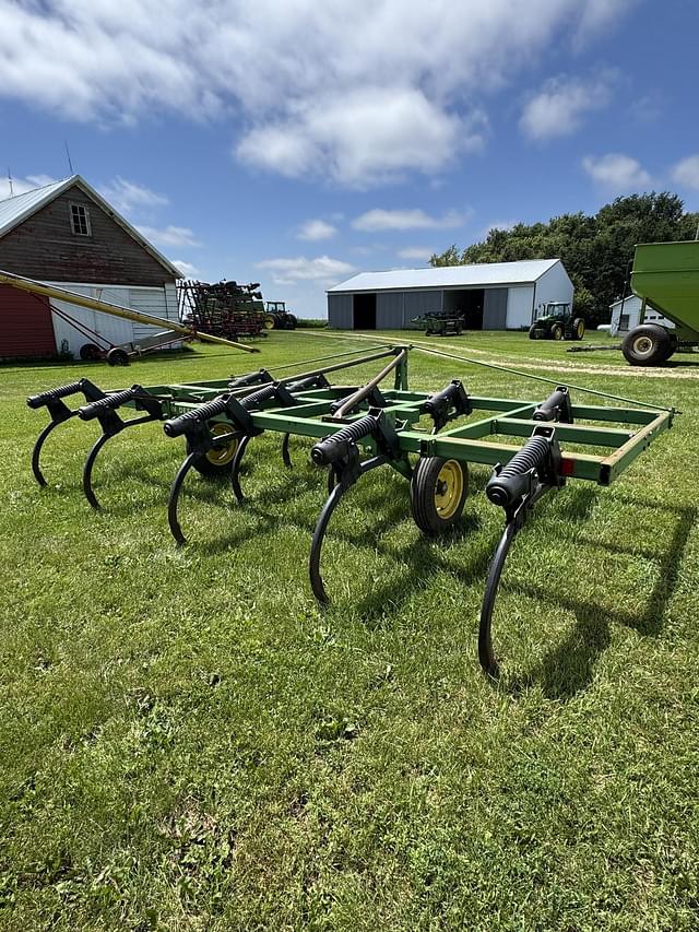 Image of John Deere 610 equipment image 3