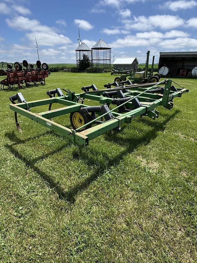 Image of John Deere 610 equipment image 1