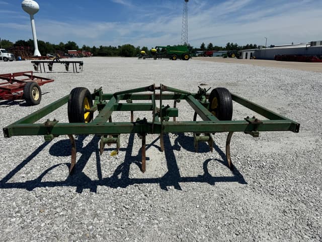 Image of John Deere 610 equipment image 1