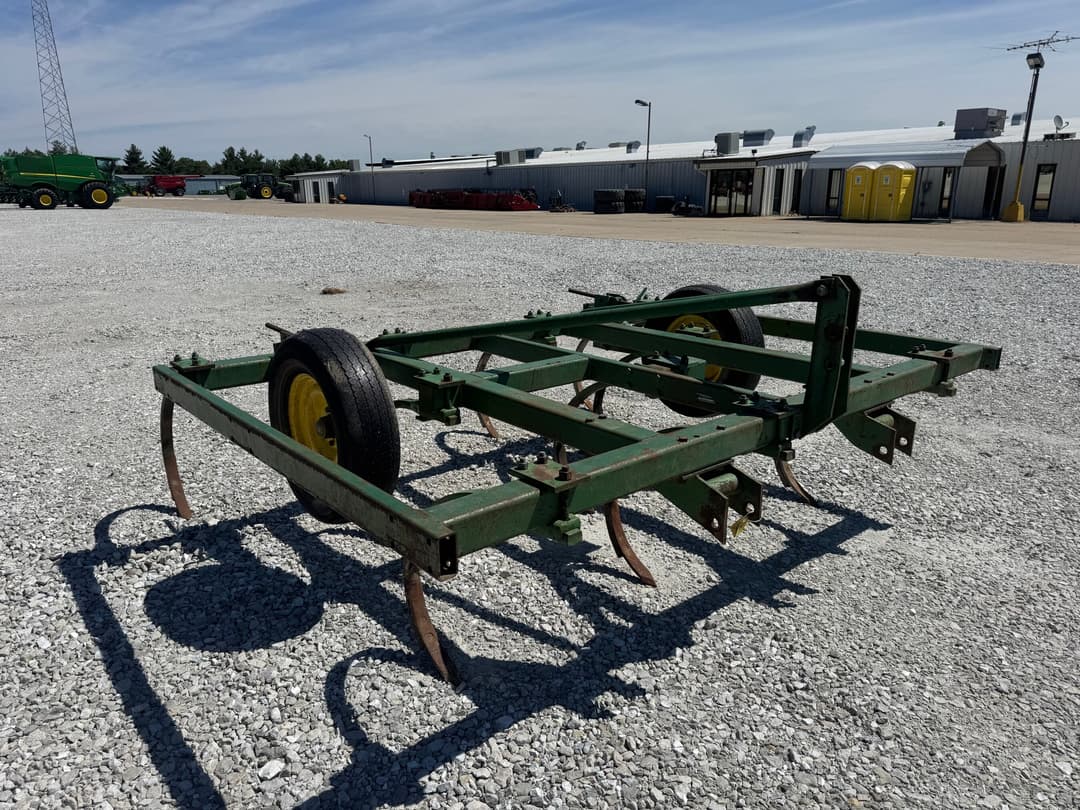 Image of John Deere 610 Primary image