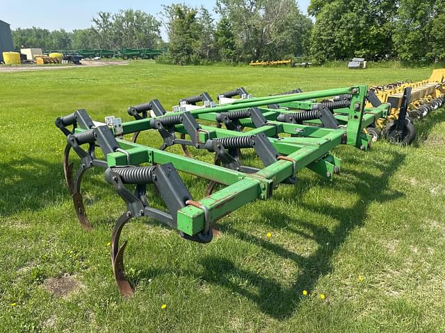 Image of John Deere 610 equipment image 1