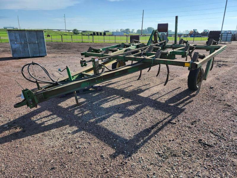 Image of John Deere 610 Image 0
