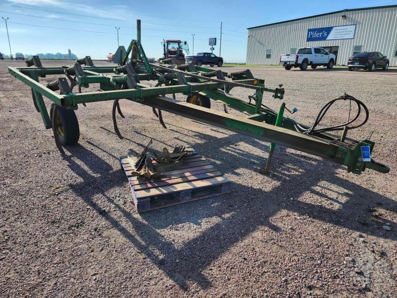 Image of John Deere 610 Image 1