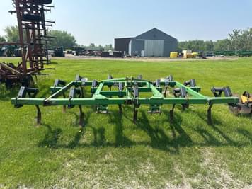 Main image John Deere 610