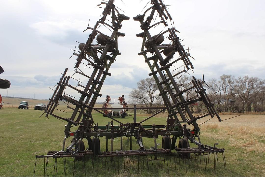 Image of John Deere 610 Image 1