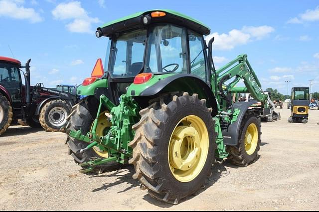 Image of John Deere 6100D equipment image 2