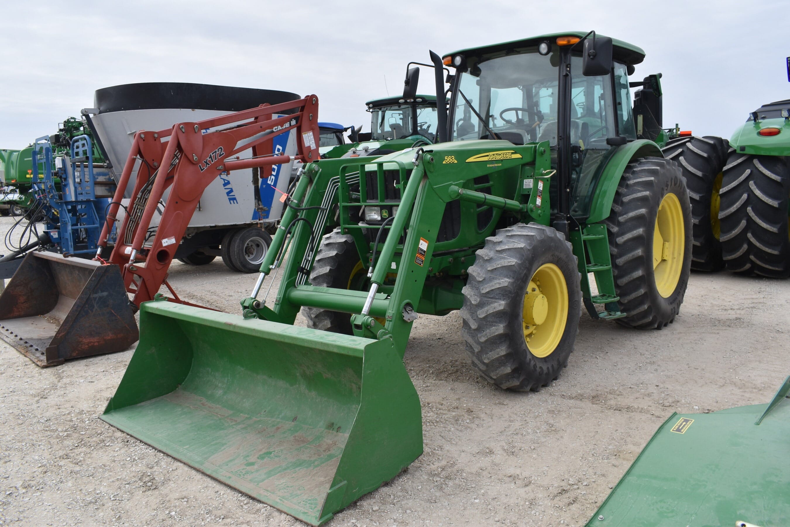 2010 John Deere 6100D Equipment Image0