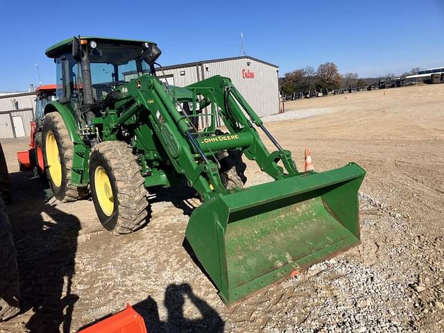 Image of John Deere 6105D equipment image 1