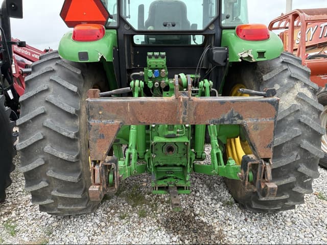 Image of John Deere 6105D equipment image 4