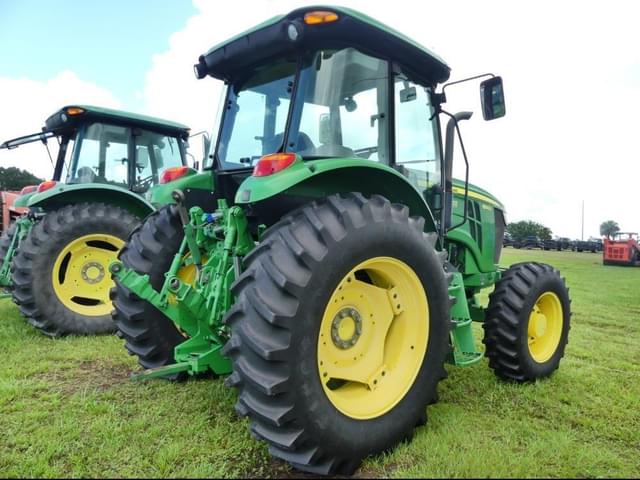 Image of John Deere 6105D equipment image 3