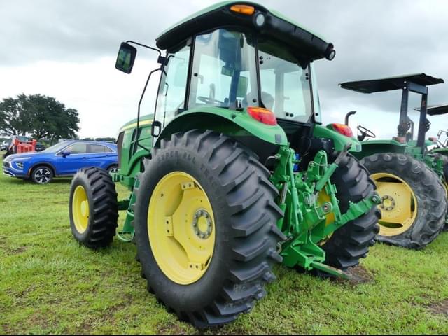 Image of John Deere 6105D equipment image 2