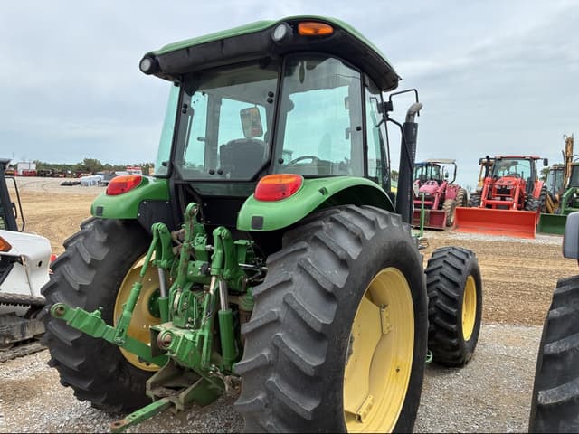 Image of John Deere 6105D equipment image 2