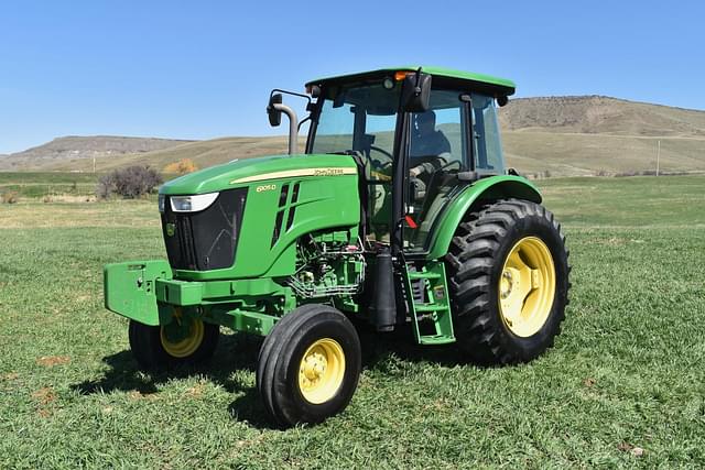 Image of John Deere 6105D equipment image 1