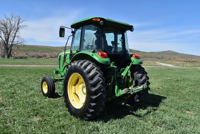 Image of John Deere 6105D equipment image 4