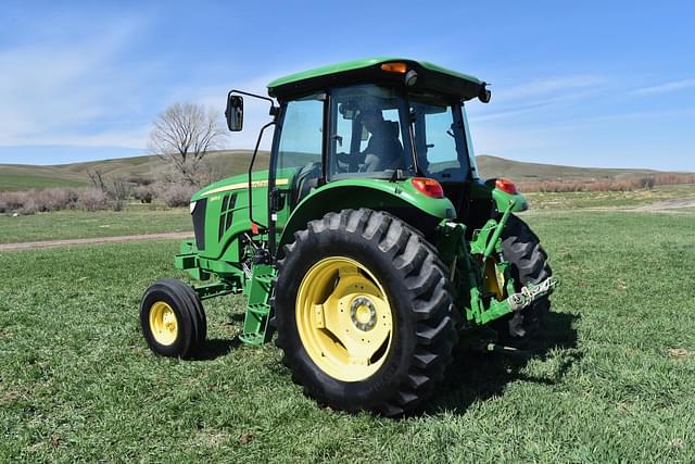 Image of John Deere 6105D equipment image 3