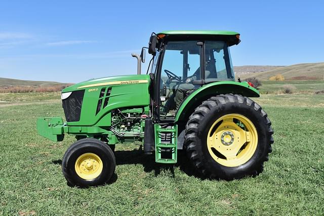 Image of John Deere 6105D equipment image 2