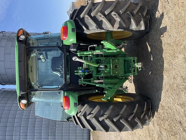 Image of John Deere 6105E equipment image 4