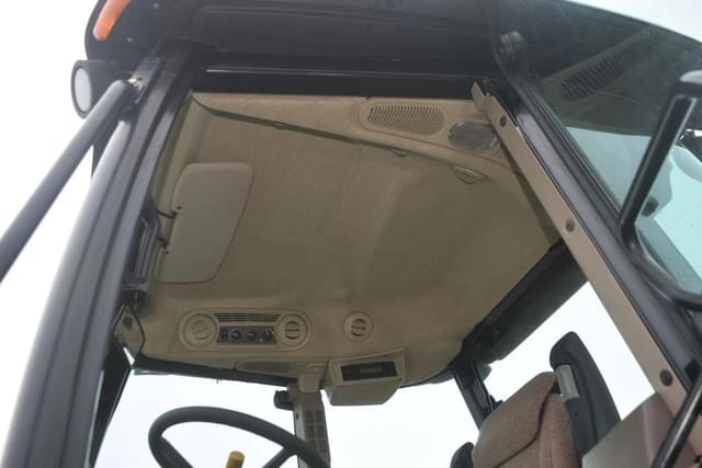 Image of John Deere 6105E equipment image 4