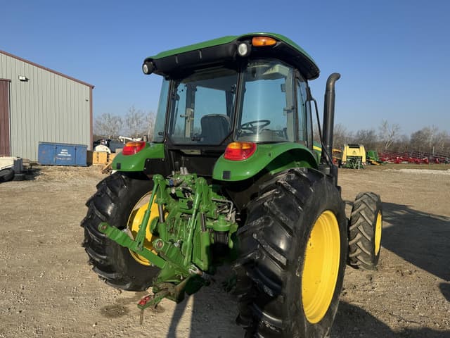 Image of John Deere 6105E equipment image 1