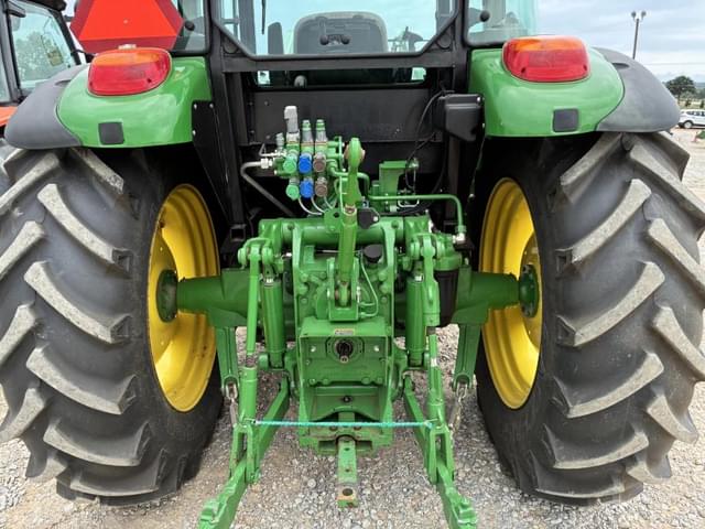 Image of John Deere 6105E equipment image 4