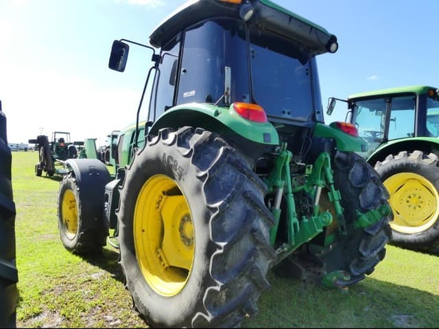 Image of John Deere 6105E equipment image 3