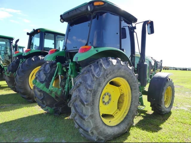 Image of John Deere 6105E equipment image 2