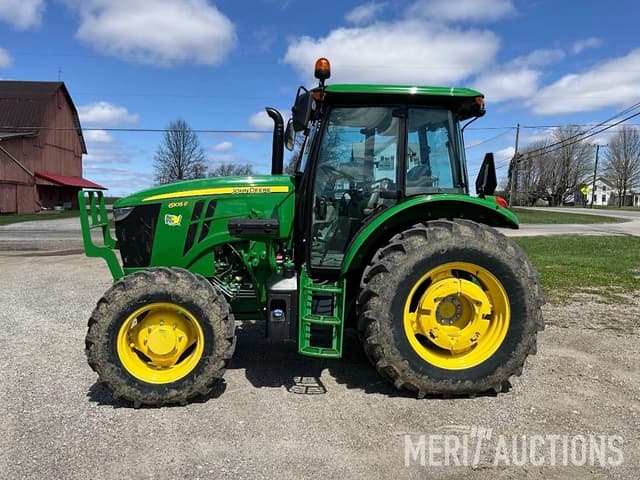 Image of John Deere 6105E equipment image 1
